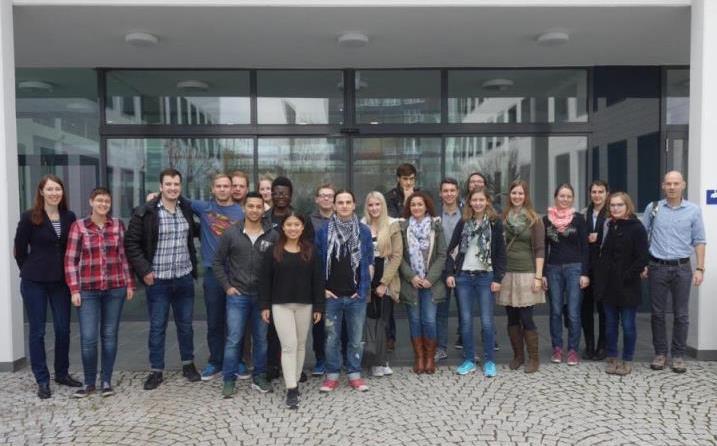 Gruppenfoto: fbmn-Studierende mit Frau Kallrath und Herrn Fischer in ITWM, Kaiserslautern (2015)